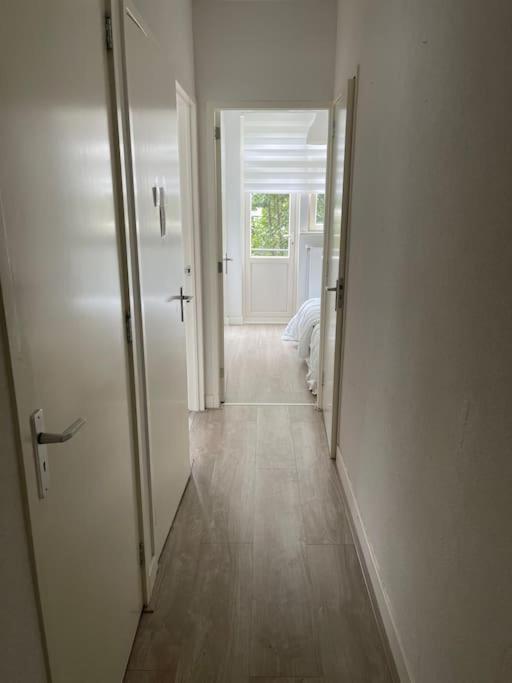 Private Double Bed Room Only With Balcony In Apartment 鹿特丹 外观 照片